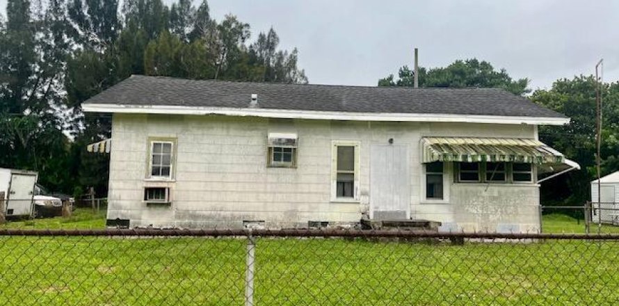 House in West Palm Beach, Florida 2 bedrooms, 92.9 sq.m. № 2391797