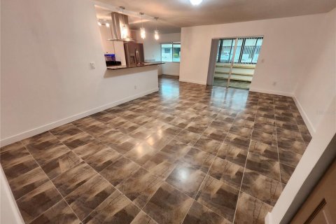 Villa ou maison à vendre à Largo, Floride: 2 chambres, 103.12 m2 № 2107191 - photo 6