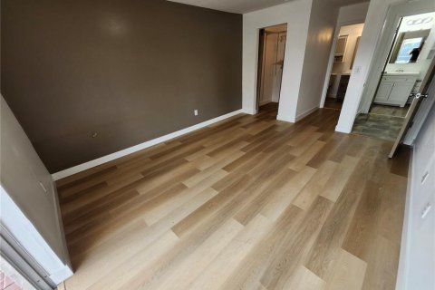 Villa ou maison à vendre à Largo, Floride: 2 chambres, 103.12 m2 № 2107191 - photo 16