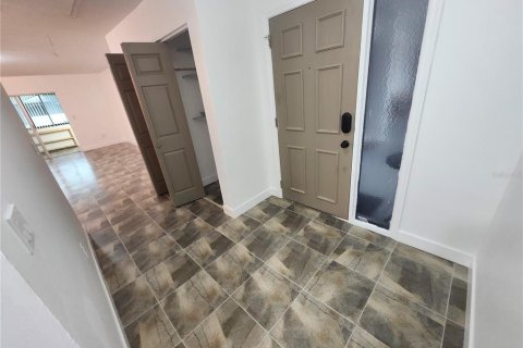 Villa ou maison à vendre à Largo, Floride: 2 chambres, 103.12 m2 № 2107191 - photo 4