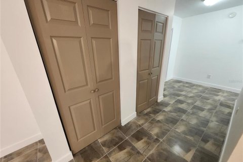 Villa ou maison à vendre à Largo, Floride: 2 chambres, 103.12 m2 № 2107191 - photo 8