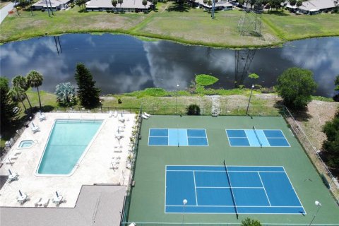Villa ou maison à vendre à Largo, Floride: 2 chambres, 103.12 m2 № 2107191 - photo 26