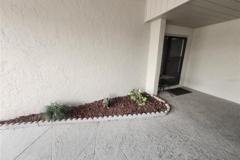 Villa ou maison à vendre à Largo, Floride: 2 chambres, 103.12 m2 № 2107191 - photo 2
