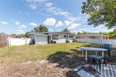 House in New Port Richey, Florida 2 bedrooms, 69.12 sq.m. № 2098975 - photo 16