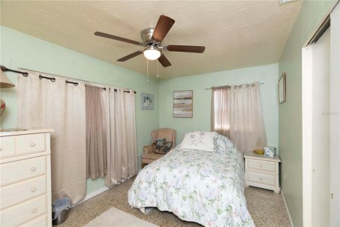 House in New Port Richey, Florida 2 bedrooms, 69.12 sq.m. № 2098975 - photo 11