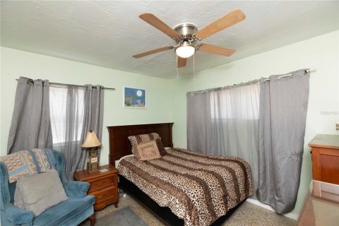 House in New Port Richey, Florida 2 bedrooms, 69.12 sq.m. № 2098975 - photo 12