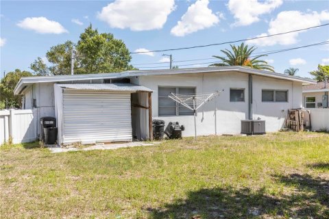 House in New Port Richey, Florida 2 bedrooms, 69.12 sq.m. № 2098975 - photo 15