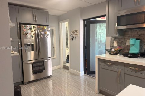 Снять в аренду виллу или дом в Хайалиа Гарденс, Флорида 2 спальни, 221.29м2, № 2005679 - фото 3