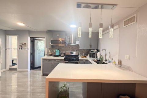 Снять в аренду виллу или дом в Хайалиа Гарденс, Флорида 2 спальни, 221.29м2, № 2005679 - фото 2