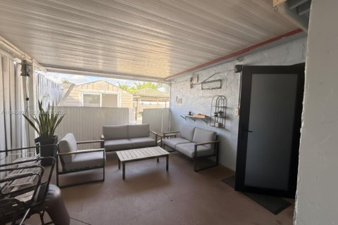 Снять в аренду виллу или дом в Хайалиа Гарденс, Флорида 2 спальни, 221.29м2, № 2005679 - фото 9