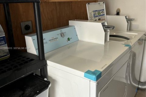 Immobilier commercial à louer à West Palm Beach, Floride: 1 chambre, 170.48 m2 № 2028775 - photo 14