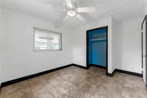 House in Longwood, Florida 4 bedrooms, 142.42 sq.m. № 1618110 - photo 11