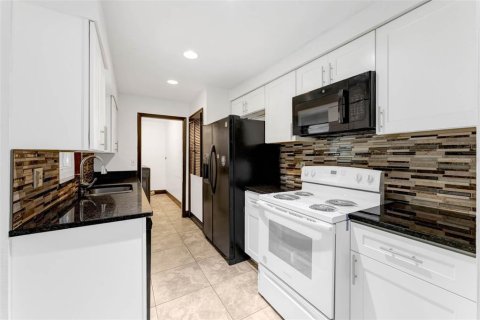 House in Longwood, Florida 4 bedrooms, 142.42 sq.m. № 1618110 - photo 4