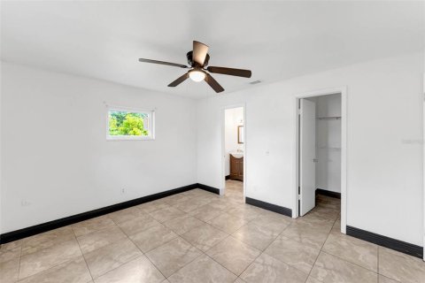 House in Longwood, Florida 4 bedrooms, 142.42 sq.m. № 1618110 - photo 6