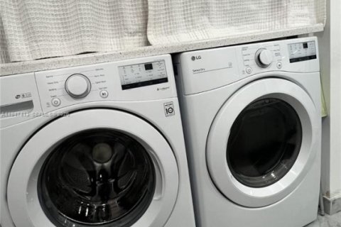 Купить кондоминиум в Санни-Айлс-Бич, Флорида 3 спальни, 163.51м2, № 2003543 - фото 16