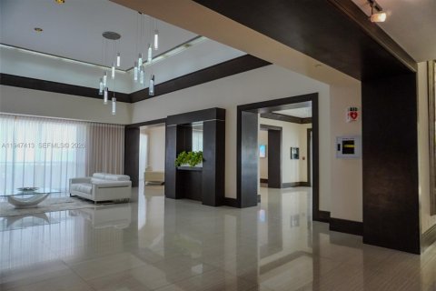 Купить кондоминиум в Санни-Айлс-Бич, Флорида 3 спальни, 163.51м2, № 2003543 - фото 22