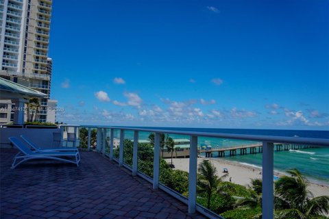 Купить кондоминиум в Санни-Айлс-Бич, Флорида 3 спальни, 163.51м2, № 2003543 - фото 20