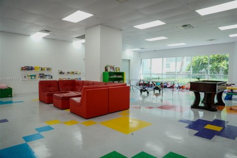 Купить кондоминиум в Санни-Айлс-Бич, Флорида 3 спальни, 163.51м2, № 2003543 - фото 17