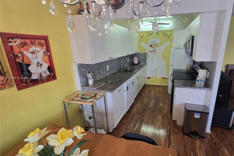 Condominio en venta en Deerfield Beach, Florida, 2 dormitorios, 79.9 m2 № 1669120 - foto 8