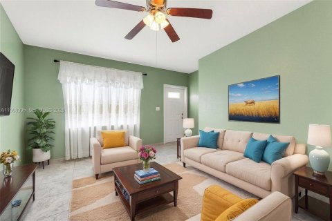 Townhouse in Miami, Florida 2 bedrooms, 86.4 sq.m. № 2082174 - photo 9