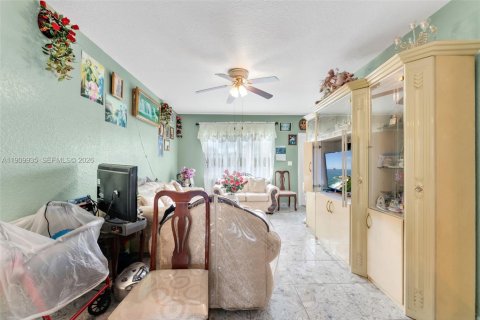 Townhouse in Miami, Florida 2 bedrooms, 86.4 sq.m. № 2082174 - photo 15