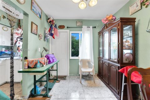 Townhouse in Miami, Florida 2 bedrooms, 86.4 sq.m. № 2082174 - photo 7
