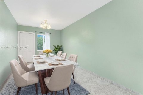 Townhouse in Miami, Florida 2 bedrooms, 86.4 sq.m. № 2082174 - photo 17