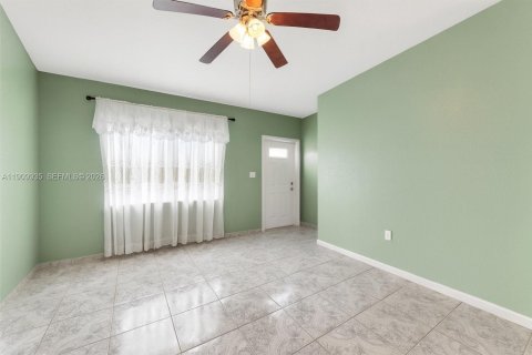 Townhouse in Miami, Florida 2 bedrooms, 86.4 sq.m. № 2082174 - photo 8