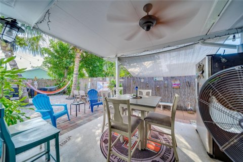 House in Hollywood, Florida 3 bedrooms, 118.64 sq.m. № 2244138 - photo 28
