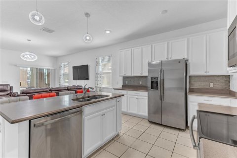 House in Kissimmee, Florida 3 bedrooms, 143.26 sq.m. № 1533441 - photo 6