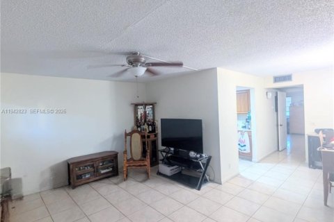 Copropriété à louer à Pembroke Pines, Floride: 1 chambre, 75.34 m2 № 1999274 - photo 3