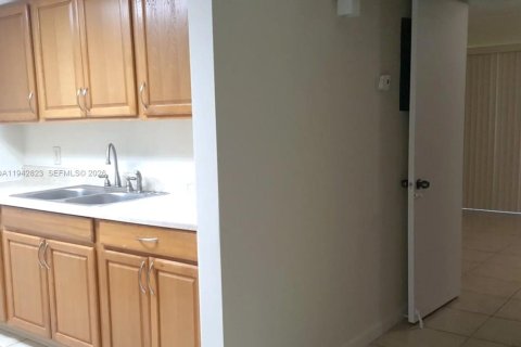 Copropriété à louer à Pembroke Pines, Floride: 1 chambre, 75.34 m2 № 1999274 - photo 7