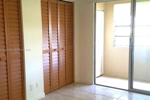 Copropriété à louer à Pembroke Pines, Floride: 1 chambre, 75.34 m2 № 1999274 - photo 11