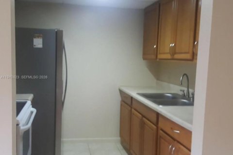 Copropriété à louer à Pembroke Pines, Floride: 1 chambre, 75.34 m2 № 1999274 - photo 5