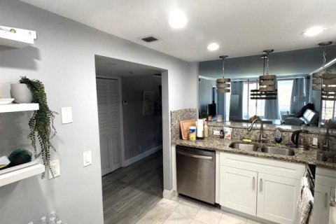Copropriété à vendre à Pompano Beach, Floride: 2 chambres, 98.85 m2 № 2146525 - photo 6