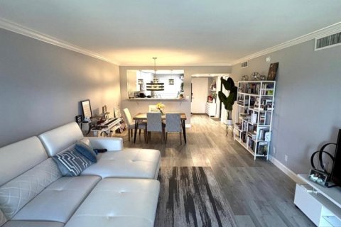 Copropriété à vendre à Pompano Beach, Floride: 2 chambres, 98.85 m2 № 2146525 - photo 5