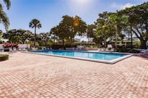 Copropriété à vendre à Pompano Beach, Floride: 2 chambres, 98.85 m2 № 2146525 - photo 24