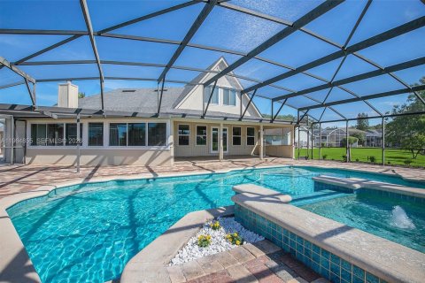 House in Kissimmee, Florida 3 bedrooms, 257.34 sq.m. № 2026836 - photo 2