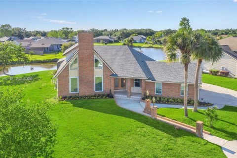 House in Kissimmee, Florida 3 bedrooms, 257.34 sq.m. № 2026836