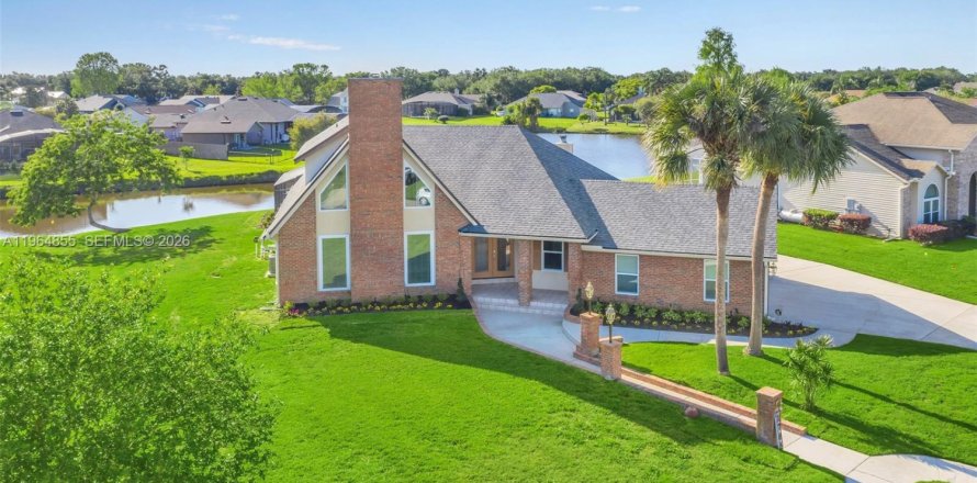 House in Kissimmee, Florida 3 bedrooms, 257.34 sq.m. № 2026836