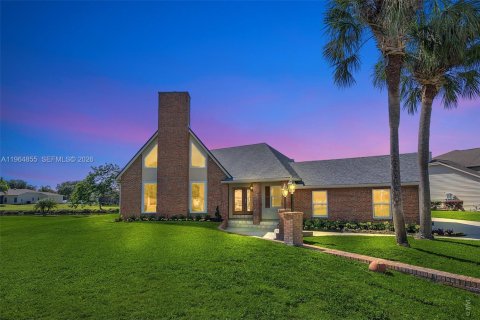 House in Kissimmee, Florida 3 bedrooms, 257.34 sq.m. № 2026836 - photo 15