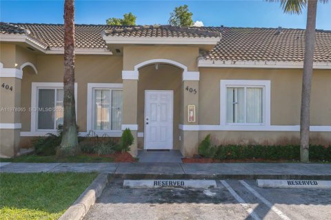 House in Homestead, Florida 3 bedrooms, 106.84 sq.m. № 2042028