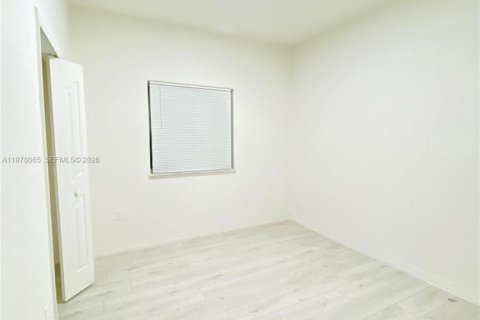 House in Homestead, Florida 3 bedrooms, 106.84 sq.m. № 2042028 - photo 9