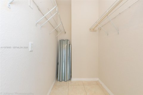 House in Homestead, Florida 3 bedrooms, 106.84 sq.m. № 2042028 - photo 12