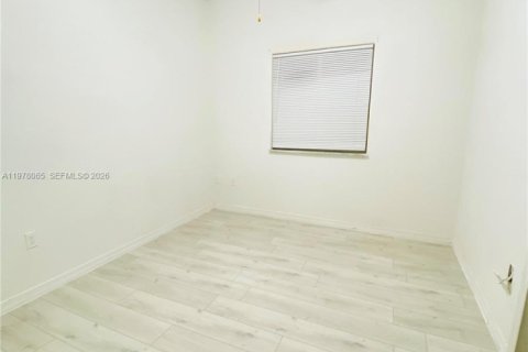 House in Homestead, Florida 3 bedrooms, 106.84 sq.m. № 2042028 - photo 7