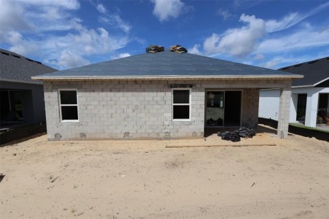 House in Apopka, Florida 4 bedrooms, 199.46 sq.m. № 1918308 - photo 5