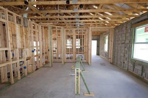 House in Apopka, Florida 4 bedrooms, 199.46 sq.m. № 1918308 - photo 3