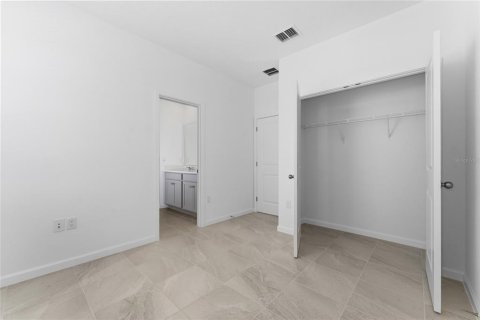 Townhouse in Kissimmee, Florida 3 bedrooms, 171.22 sq.m. № 2108100 - photo 24