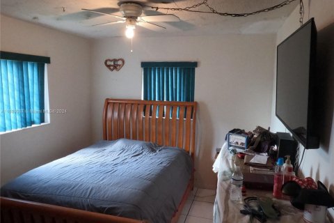 Casa en venta en Miami Gardens, Florida, 2 dormitorios, 72.46 m2 № 2054557 - foto 19