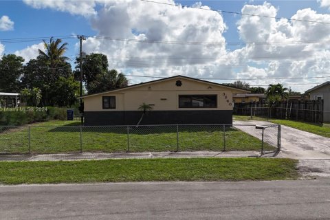 Casa en Miami Gardens, Florida 2 dormitorios, 72.46 m2 № 2054557